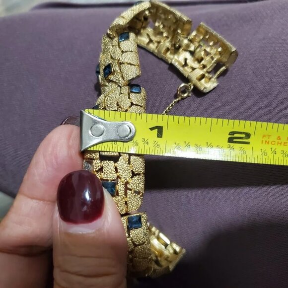 Vintage Trifari Rhinestone Bracelet Blue & Clear Glass Wide Gold Tone 7 1/4" - Picture 6 of 12